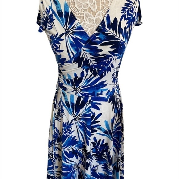 Maggy London Size 8 Blue & White Floral Midi Faux-Wrap Dress - Picture 8 of 8